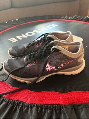 Nike Women's Gray and Pink Patterned Swoosh Athletic Trainers